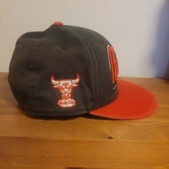 VINTAGE New Era Chicago Bulls Cap - Picture 5 of 7